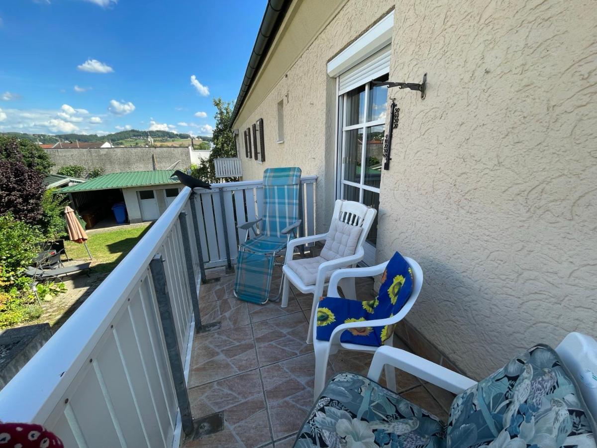 Schoene Ferienwohnung In Bahnhofsnaehe Fuer Urlaub, Studium Oder Arbeit Deggendorf Exteriér fotografie