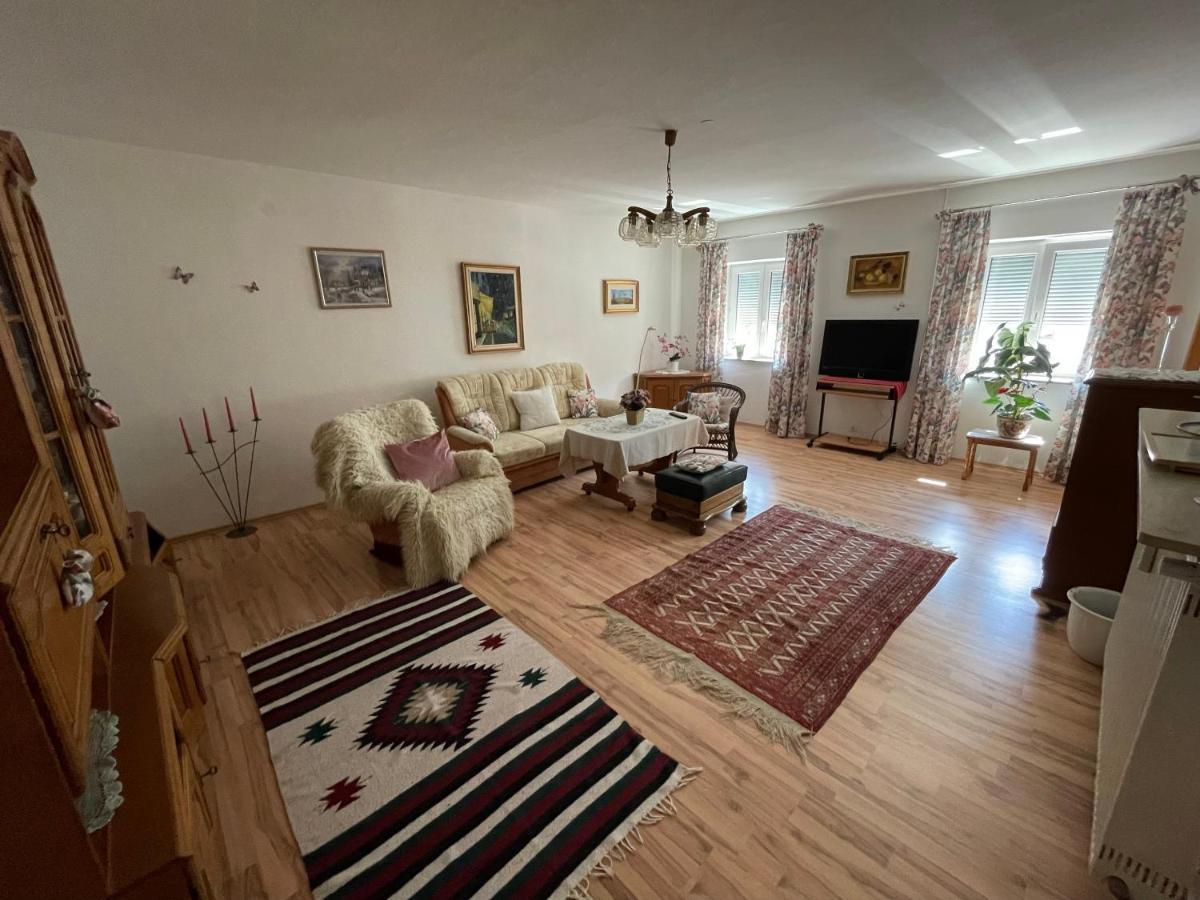 Schoene Ferienwohnung In Bahnhofsnaehe Fuer Urlaub, Studium Oder Arbeit Deggendorf Exteriér fotografie
