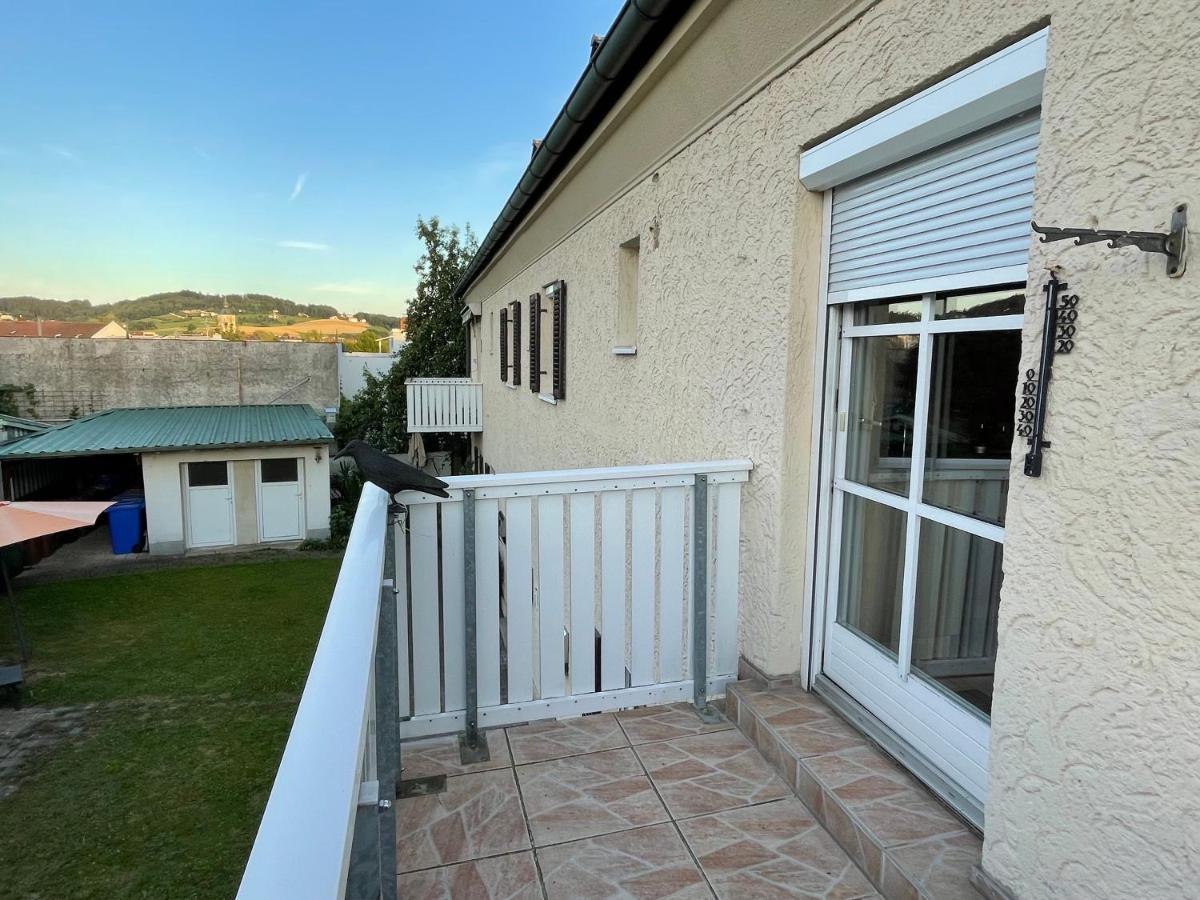 Schoene Ferienwohnung In Bahnhofsnaehe Fuer Urlaub, Studium Oder Arbeit Deggendorf Exteriér fotografie