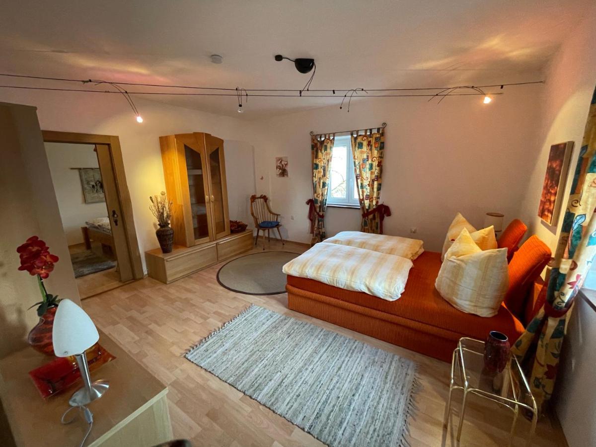 Schoene Ferienwohnung In Bahnhofsnaehe Fuer Urlaub, Studium Oder Arbeit Deggendorf Exteriér fotografie