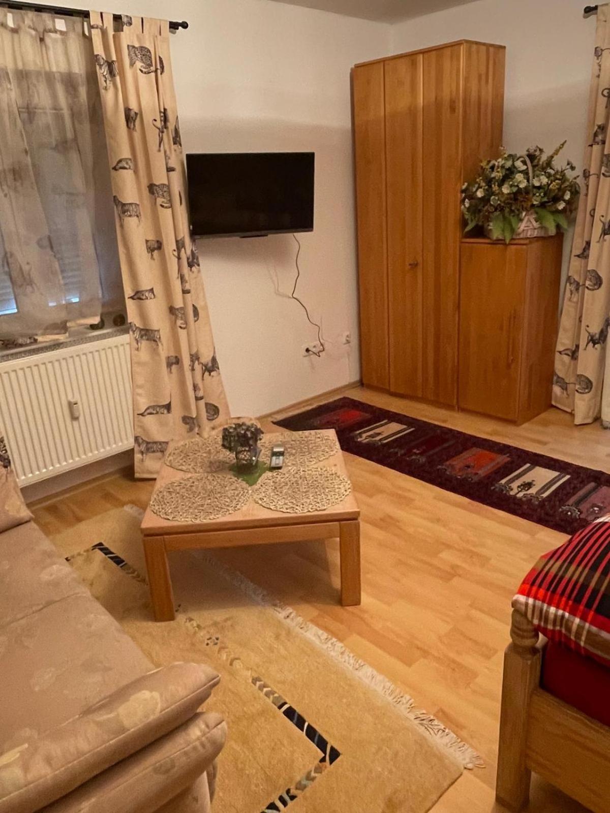 Schoene Ferienwohnung In Bahnhofsnaehe Fuer Urlaub, Studium Oder Arbeit Deggendorf Exteriér fotografie