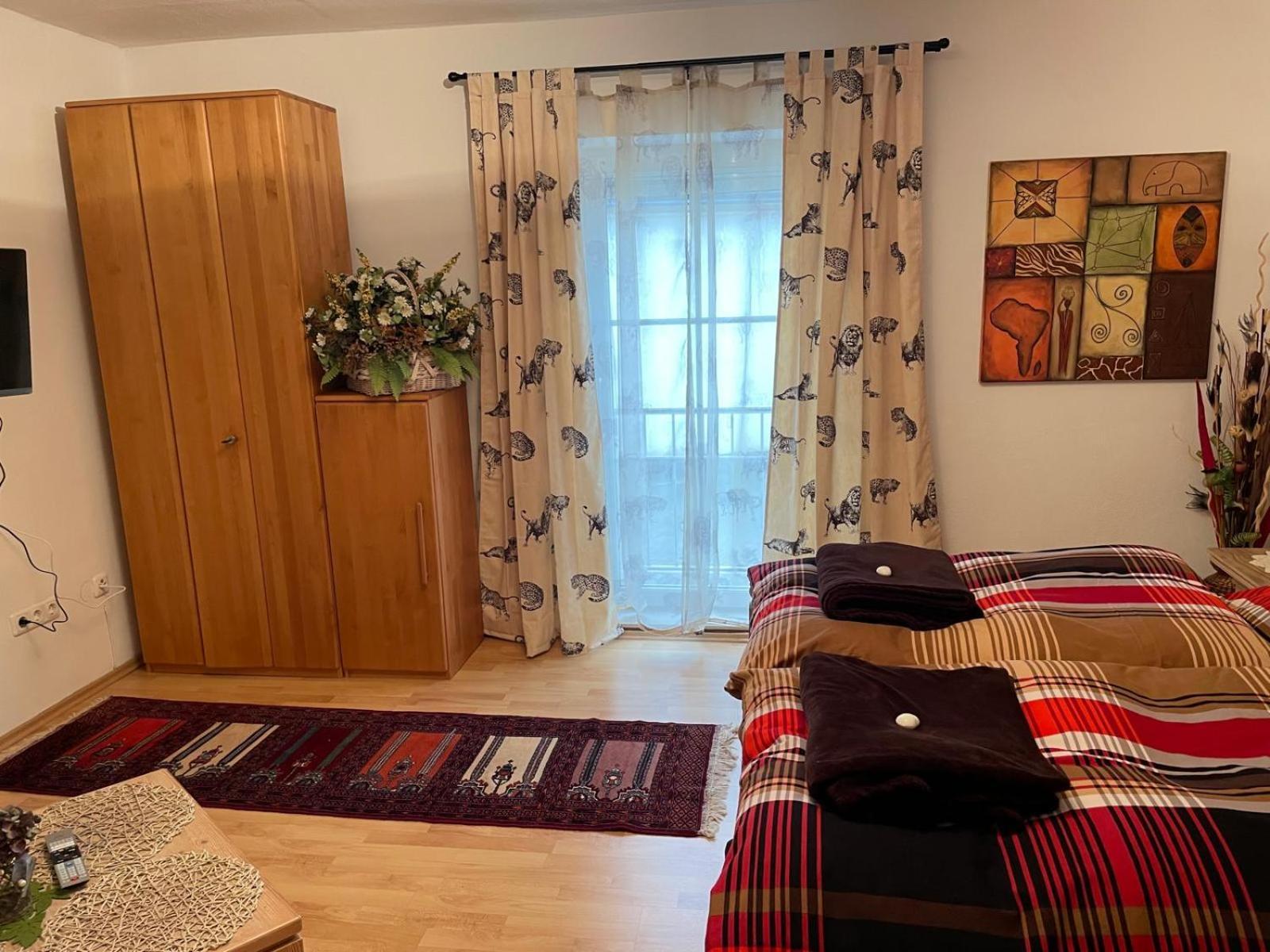 Schoene Ferienwohnung In Bahnhofsnaehe Fuer Urlaub, Studium Oder Arbeit Deggendorf Exteriér fotografie