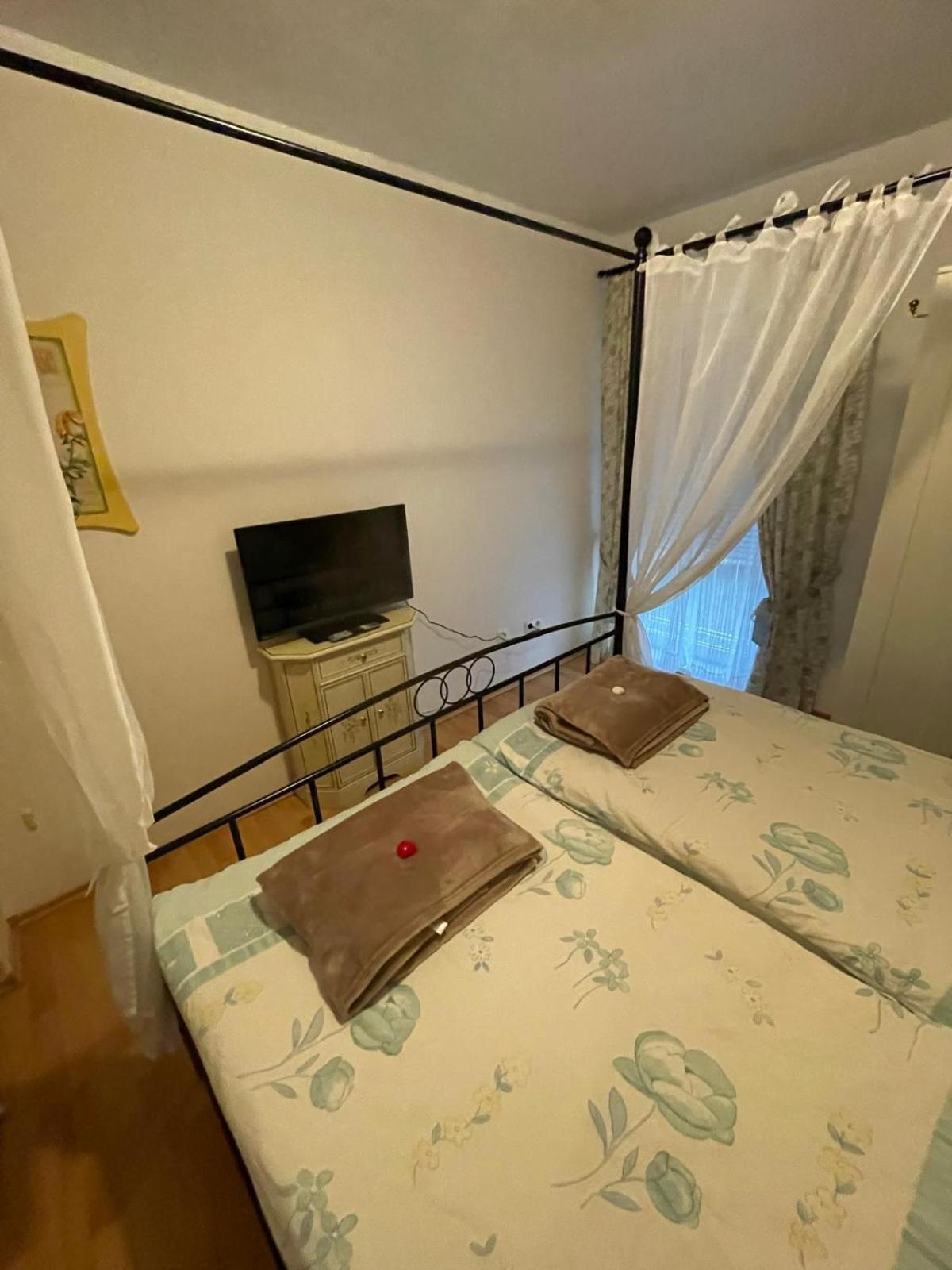 Schoene Ferienwohnung In Bahnhofsnaehe Fuer Urlaub, Studium Oder Arbeit Deggendorf Exteriér fotografie