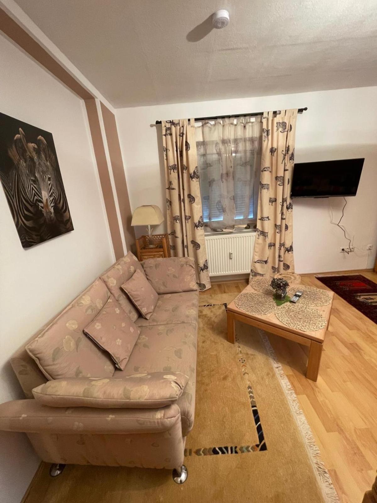 Schoene Ferienwohnung In Bahnhofsnaehe Fuer Urlaub, Studium Oder Arbeit Deggendorf Exteriér fotografie