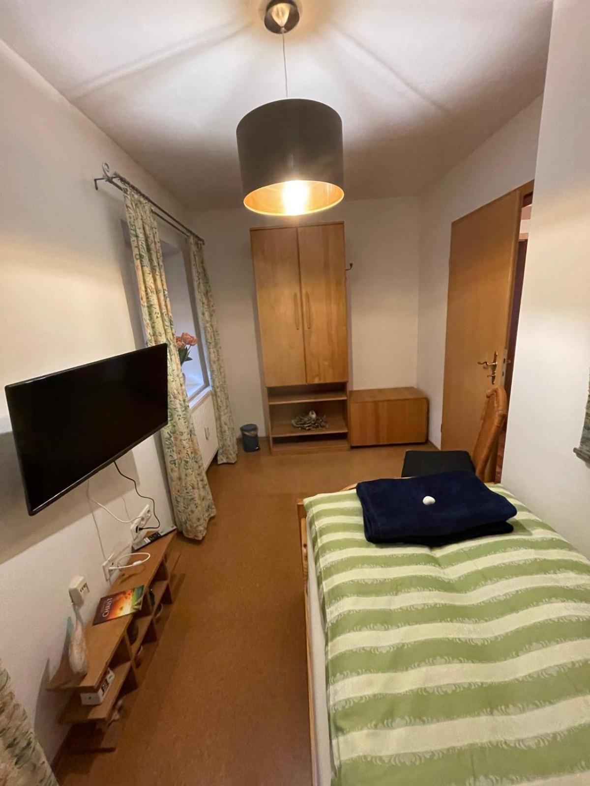 Schoene Ferienwohnung In Bahnhofsnaehe Fuer Urlaub, Studium Oder Arbeit Deggendorf Exteriér fotografie